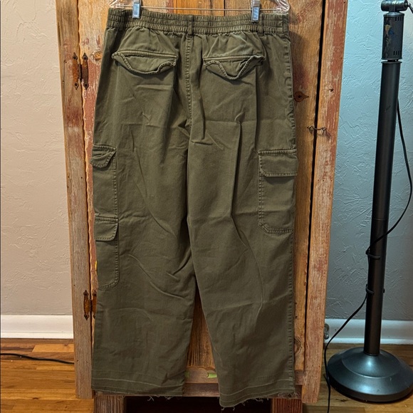 Lucky Brand Green Cargo Pants with Yellow Smiley Patches size large - Picture 5 of 11